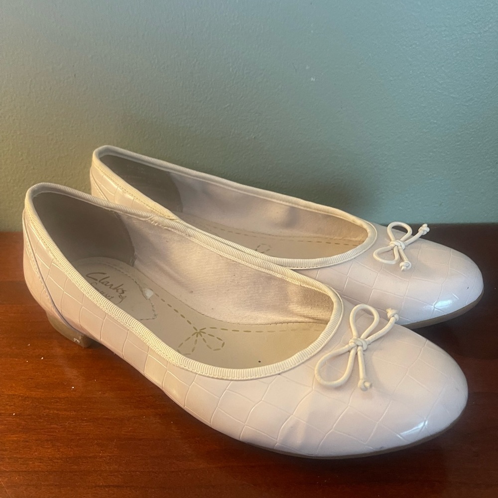 Clarks patent leather flats